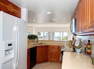 735 Bonair Pl, La Jolla, CA 92037