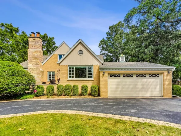 4072 Fairway Dr, Wilmette, IL 60091