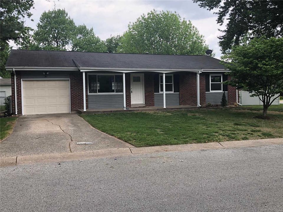 1st image of 16 Saint Lawrence Dr