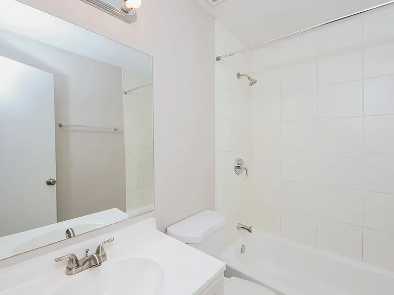 1338 W Stoneybrook Dr — Photo 15
