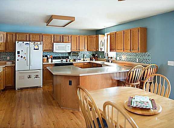 4th image of 1352 Austin Ct