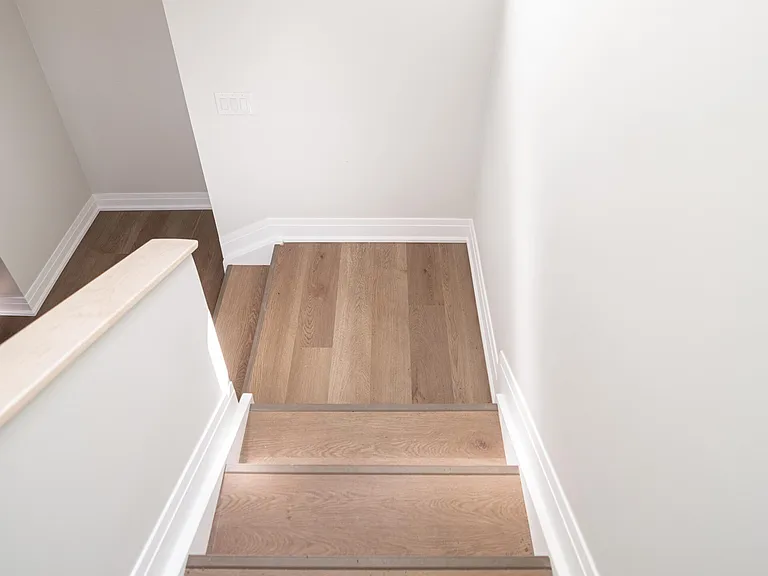 46 Louise Ln #LOWER — Photo 3