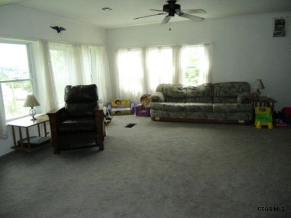 4th image of 352 Light St