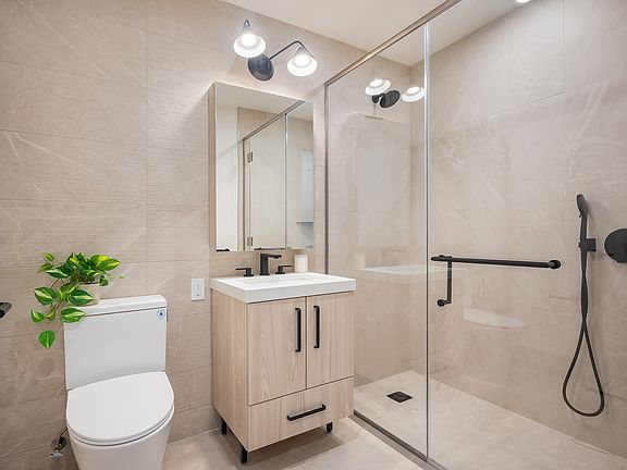 5th image of 75 Dupont St #334