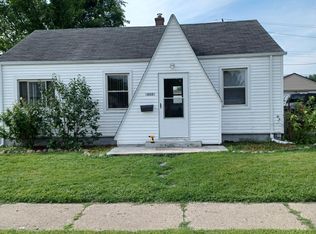 16530 Roberts St, Roseville, MI 48066