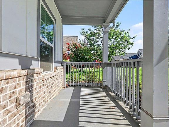 3rd image of 9103 Golfview Ln