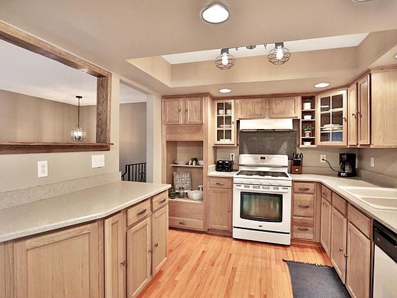 4th image of 9878 Clover Leaf Pkwy NE
