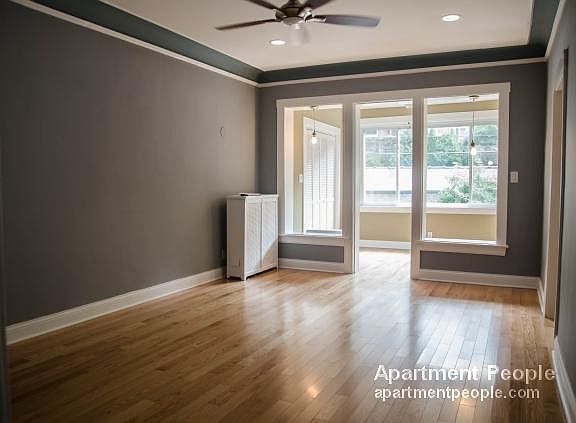 3rd image of 3161-63 N Pine Grv #3161GR