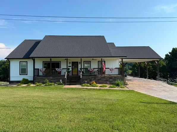 208 Riviera Dr, Newport, TN 37821