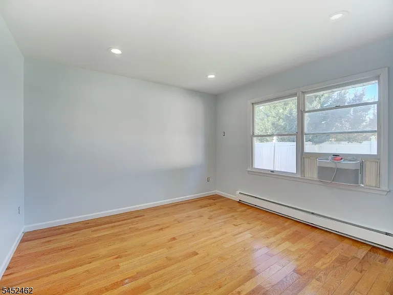 117 Burns Ave — Photo 9