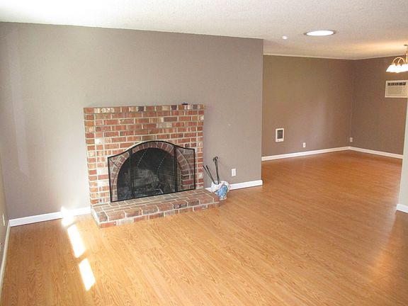 3rd image of 5710 NE 75th St