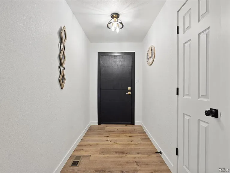 6050 E Alameda Ave — Photo 16