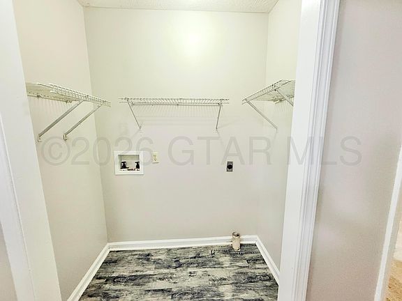 5th image of 294 Maderia Dr