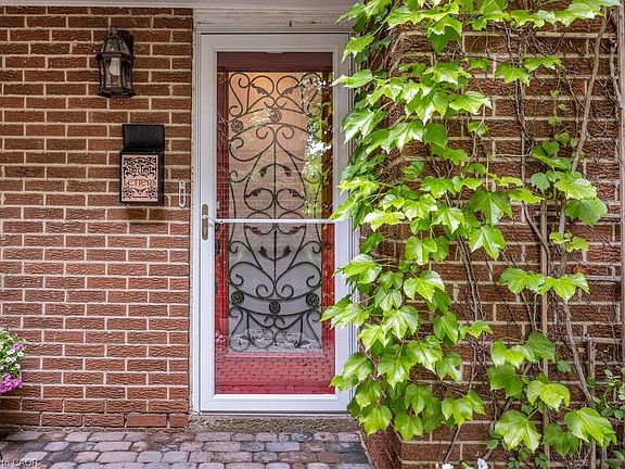 4th image of 2527 Mainroyal St