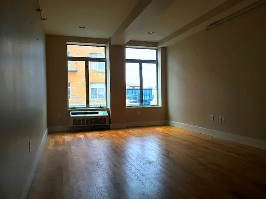 Rented by EXR | media 16