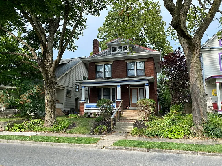 2329 Indianola Ave — Photo 1
