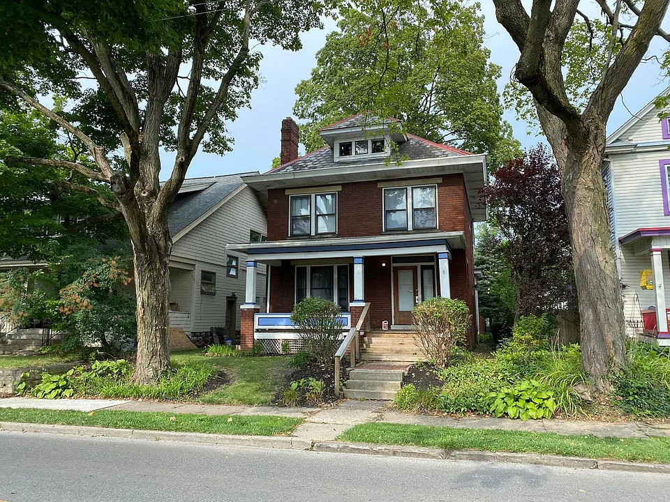 2329 Indianola Ave