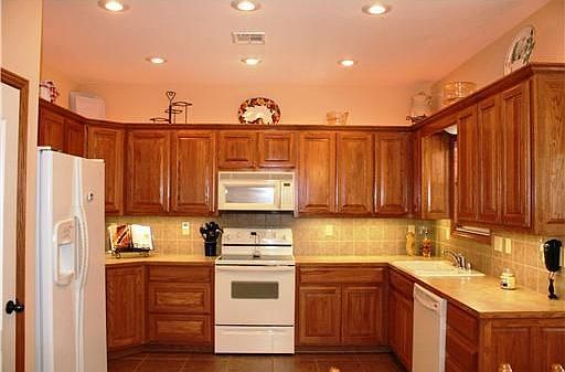 2nd image of 7 Westbury Dr