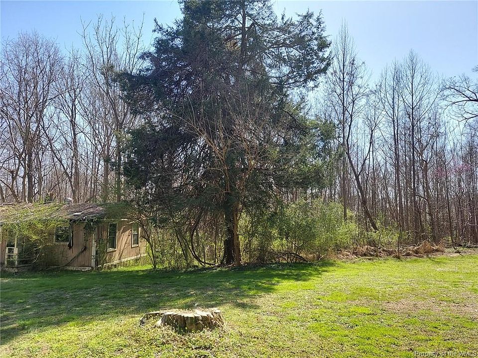 2nd image of 4015 Rochambeau Dr
