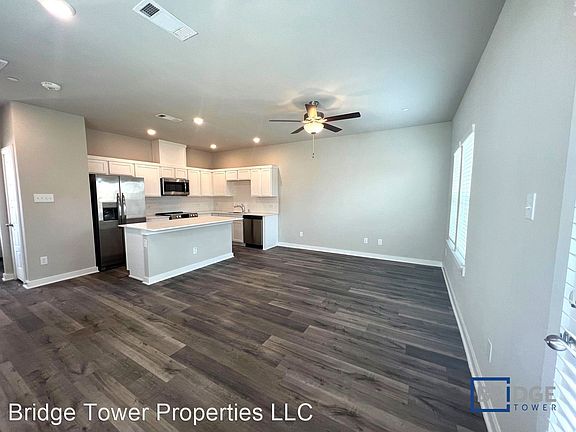 4th image of 365 N Centro Cir