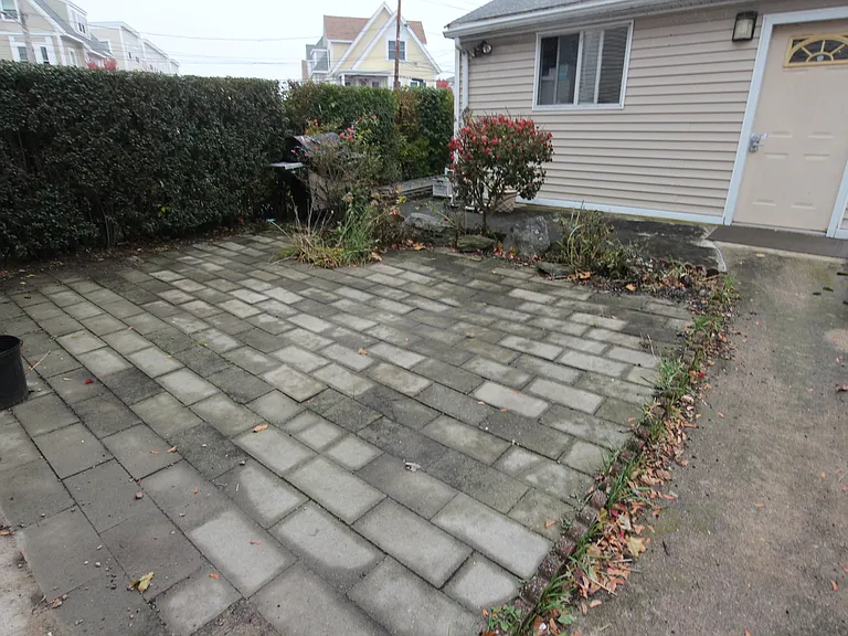 414 Western Ave — Photo 17