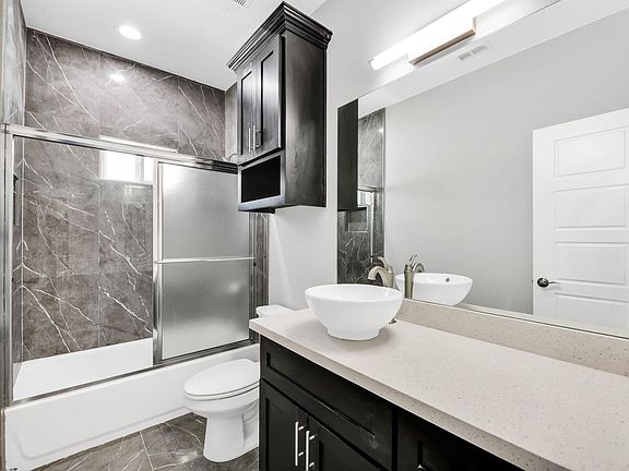 4th image of 4717 Magnolia Ave #3