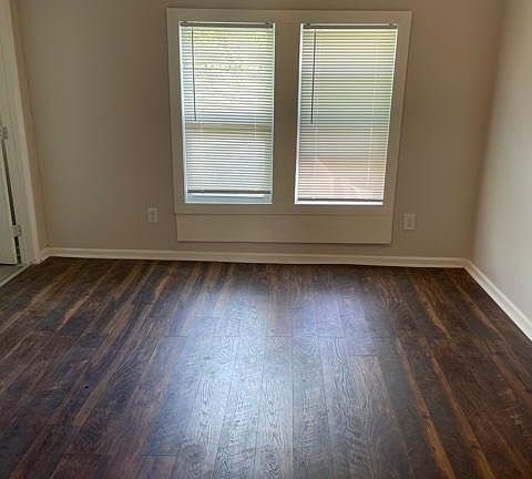 5th image of 1516 W 5th Ave