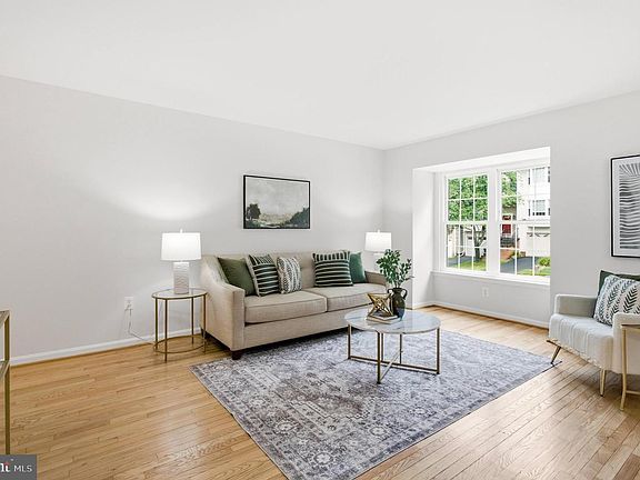 3rd image of 6165 Forest Creek Ln