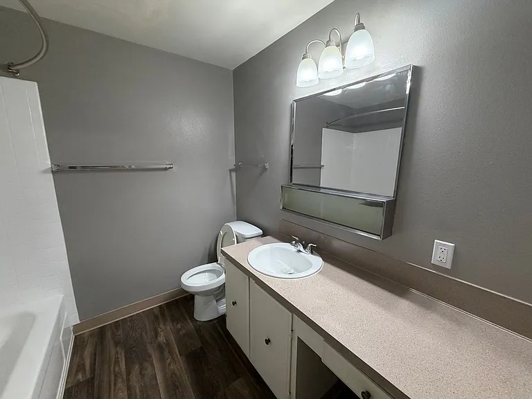 Orchard Park Apartments — Photo 11