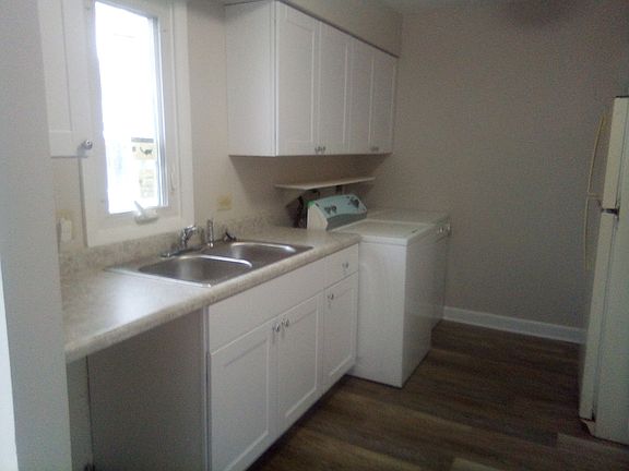 3rd image of 1158 E Greenbriar Ln #11E