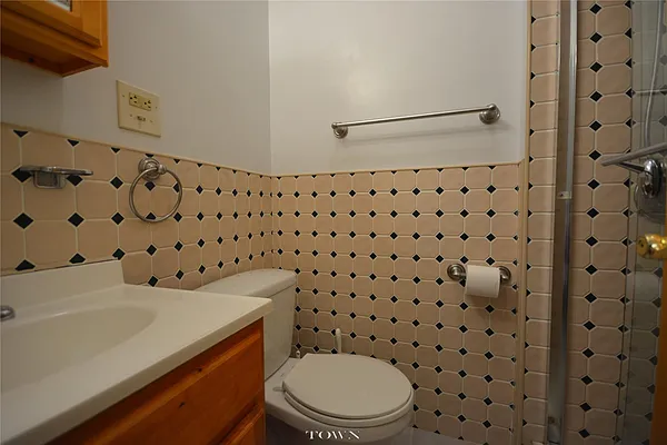 Rented by Town Residential | media 36