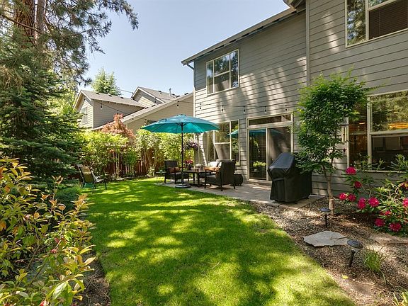 3rd image of 61188 Lodgepole Dr