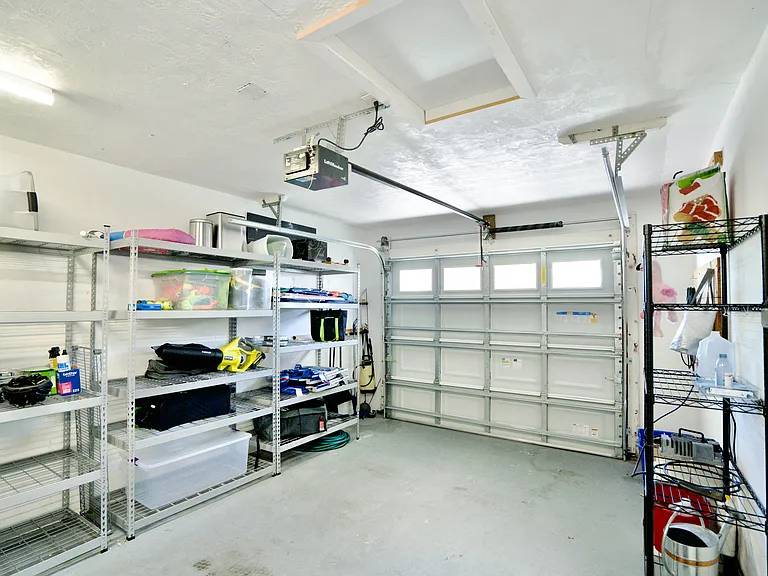 330 N Tessier Dr — Photo 41