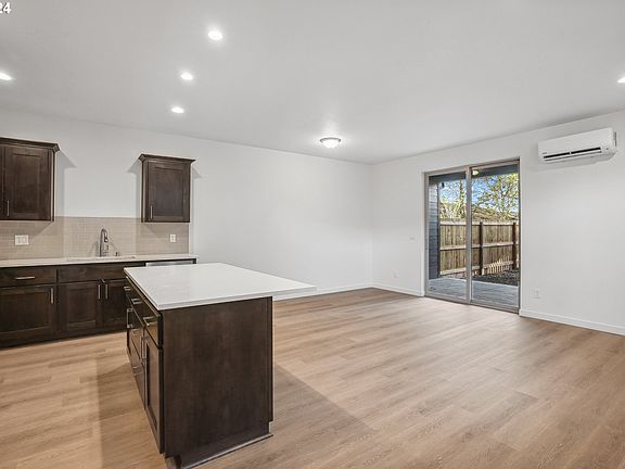 5th image of 4354 NE 110th Ave