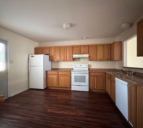 5th image of 979 W Pueblo Dr