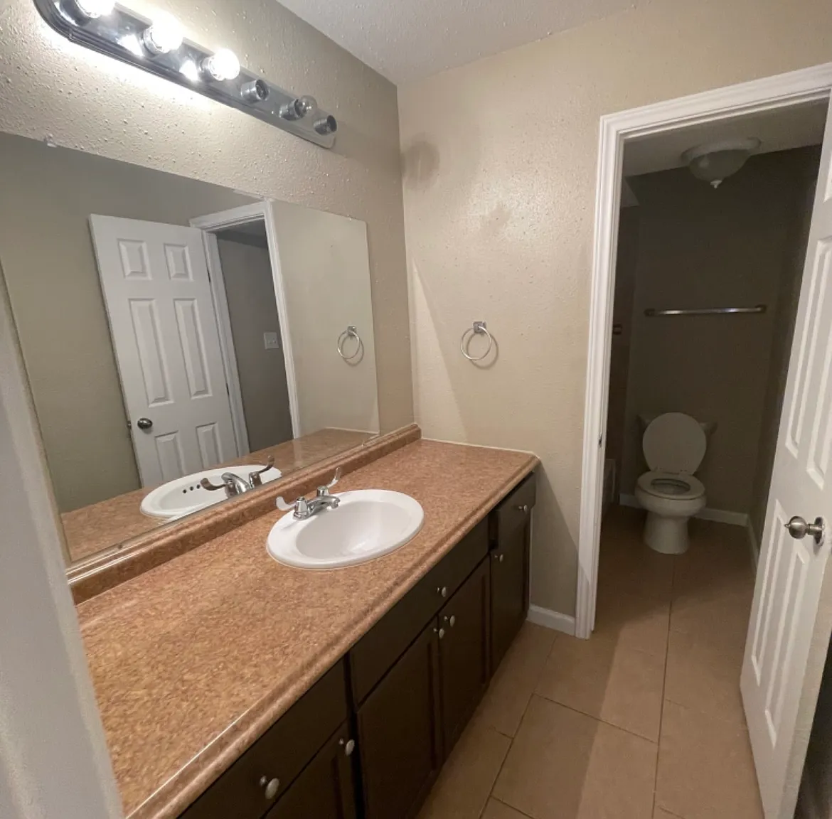 2 bed, 1200 sqft, $1,200 — Photo 1