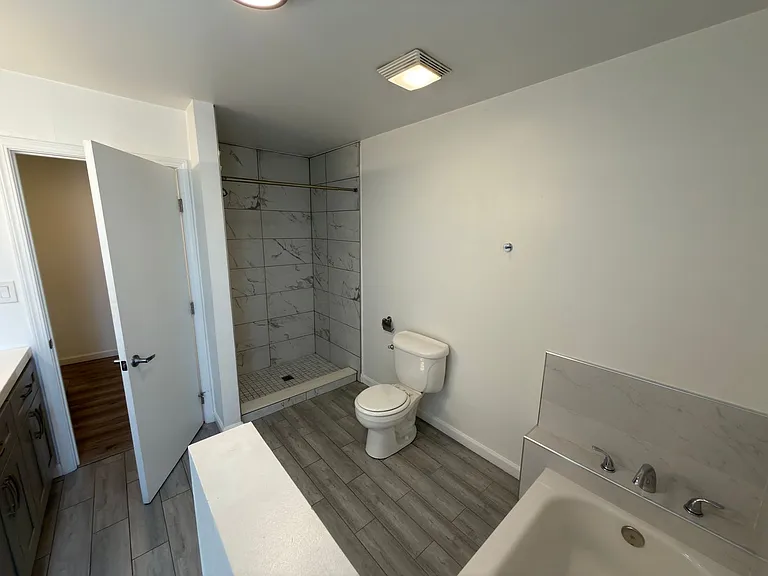 1110 Mira Mar Ave #A — Photo 24