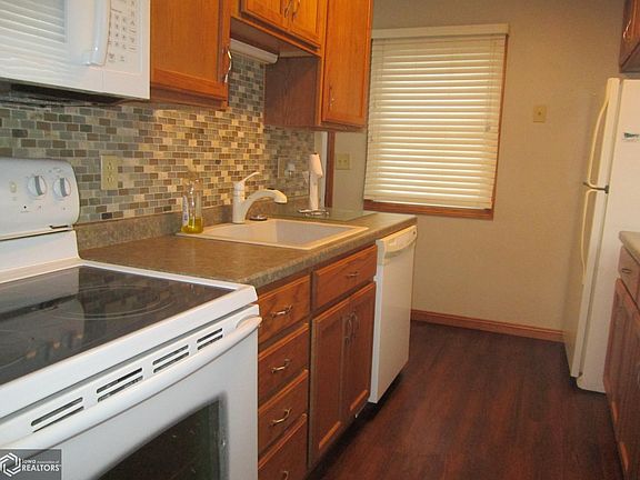 3rd image of 617 Brentwood Dr