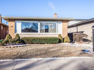 9250 S Bennett Ave, Chicago, IL 60617