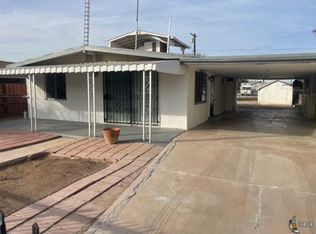 176 E Holt Ave, El Centro, CA 92243