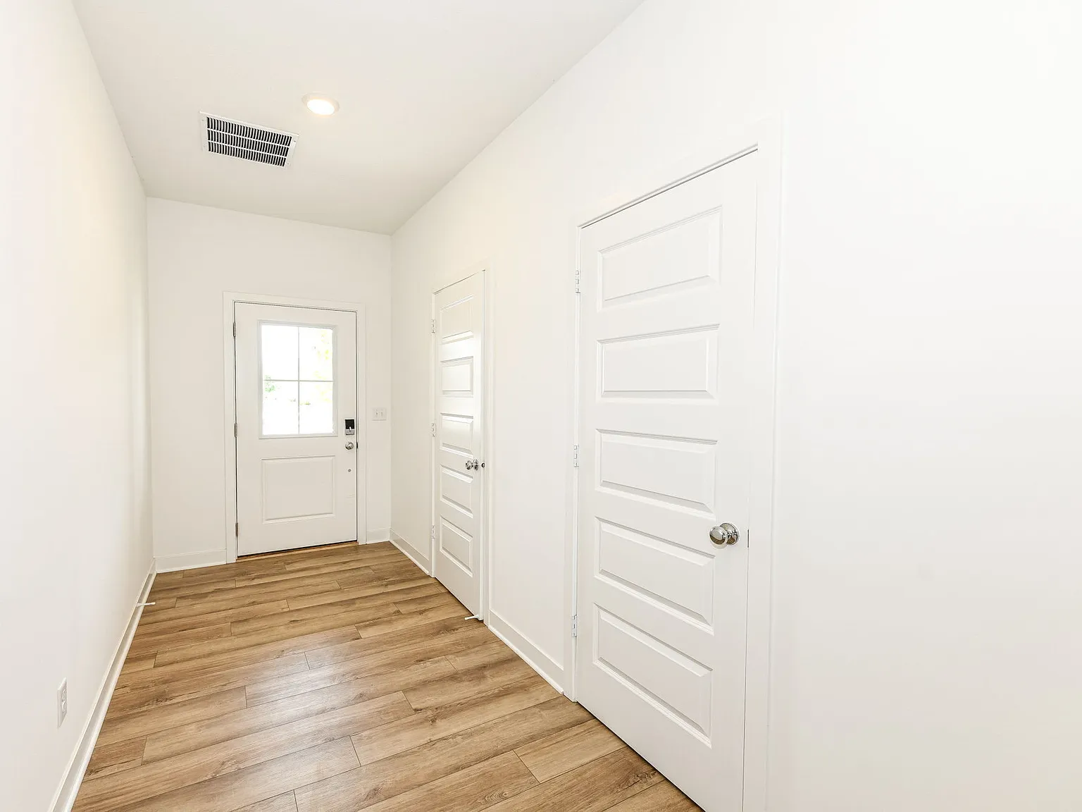 4 bed, 2.5 bath, 2164 sqft, $2,400 — Photo 4