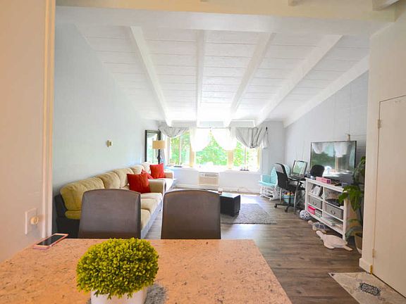 4th image of 1912 W Hood Ave APT 3B