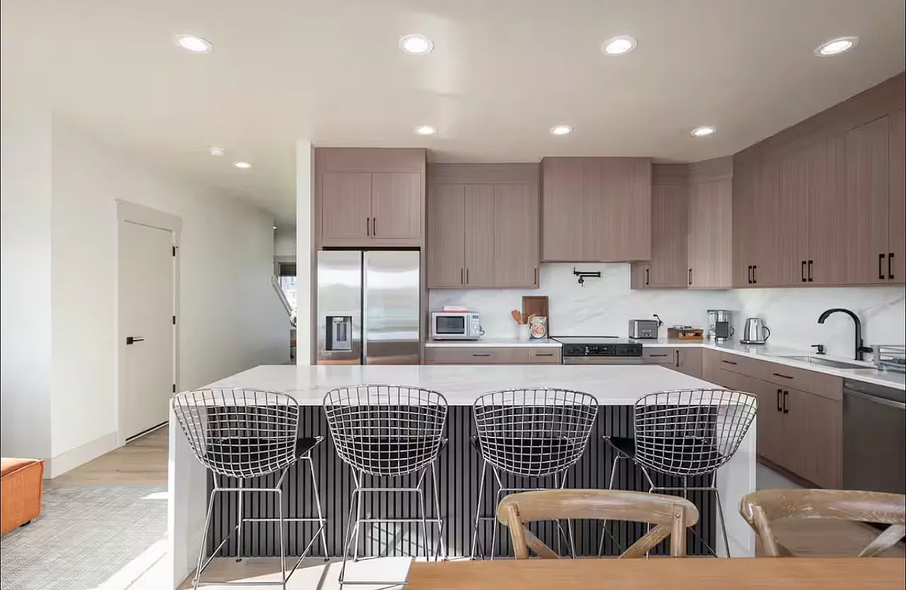 3 bed, 2.5 bath, 1620 sqft, $5,000 — Photo 4