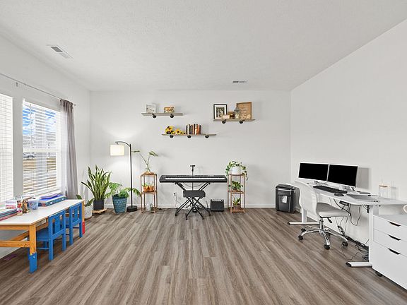 3rd image of 6442 Shale Crescent Dr