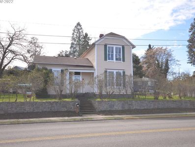 526 W 3rd Pl, The Dalles, OR, 97058