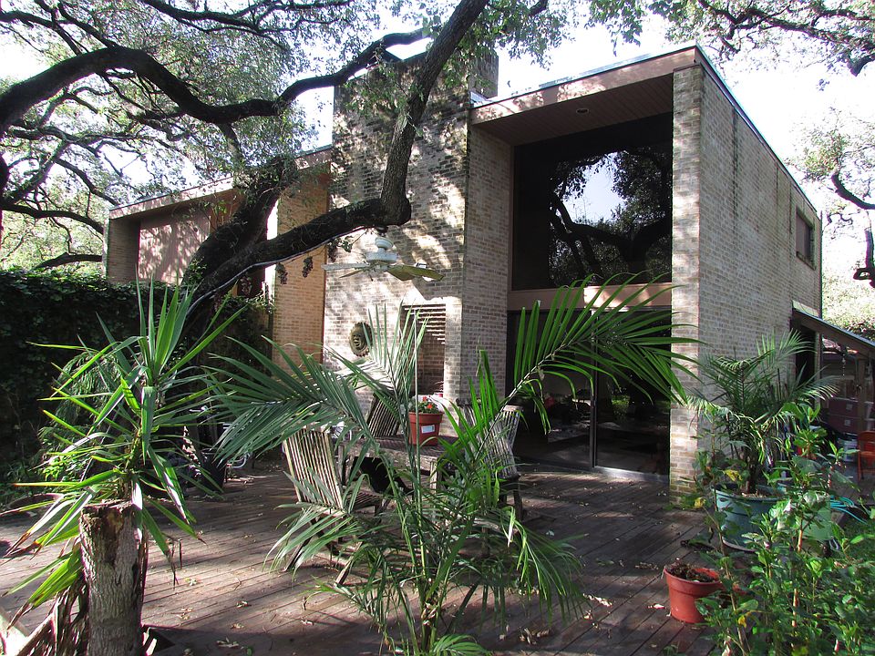 1st image of 203 S Manton Ln