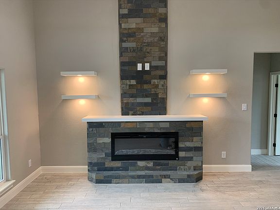 5th image of 109 W Magnolia Cir