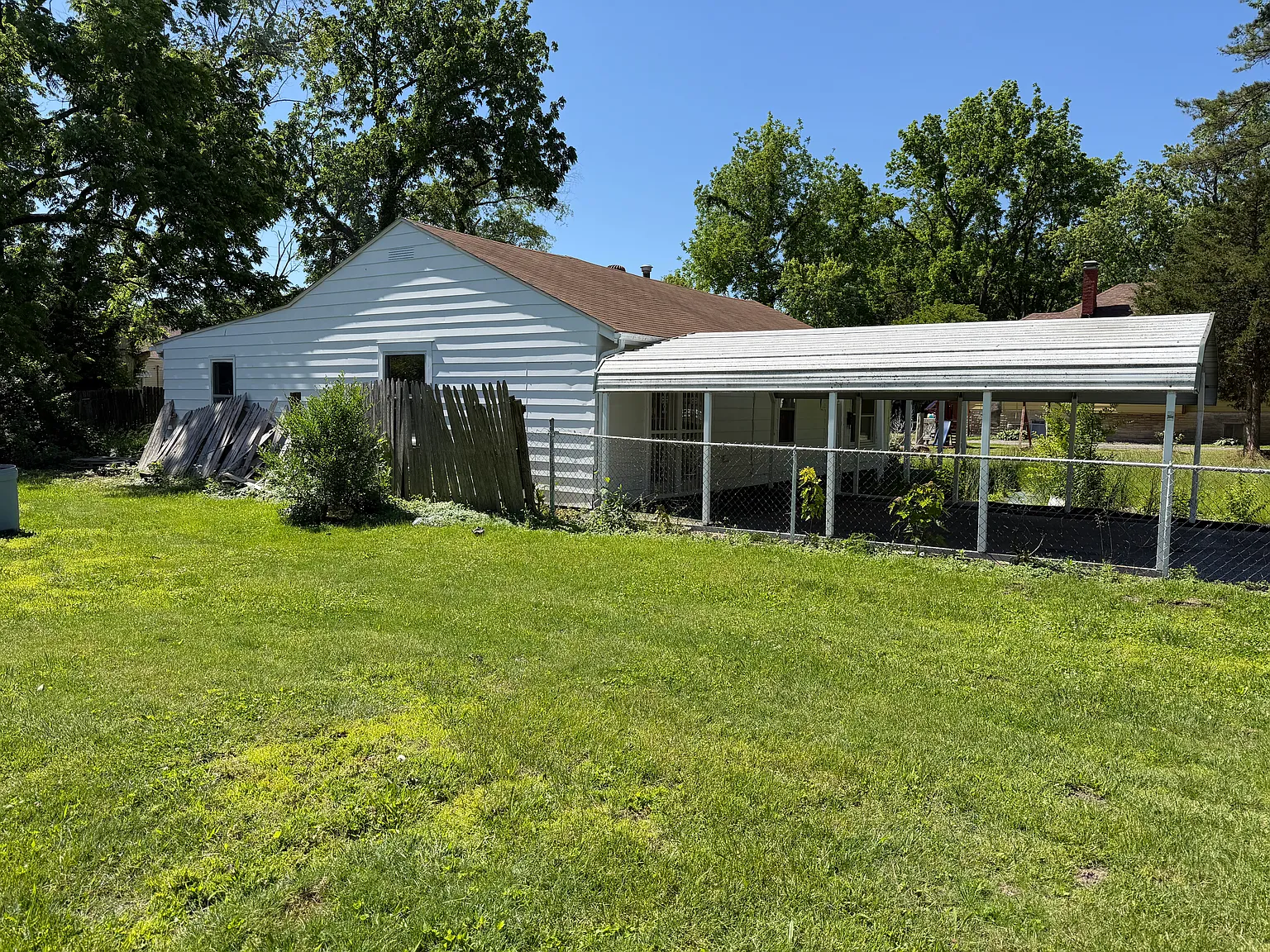 2 bed, 1440 sqft, $970 — Photo 2