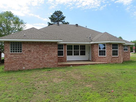 4th image of 2620 N Hills Blvd