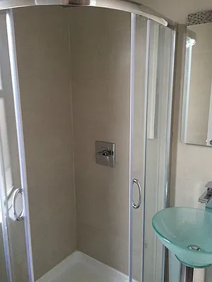 Rented by Evergreen Apartments BK | media 12